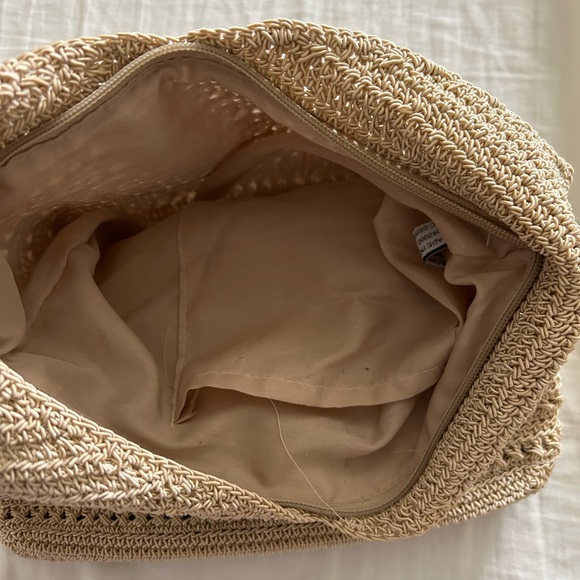 Crotchet Tan Crossbody Bag - Picture 5 of 5